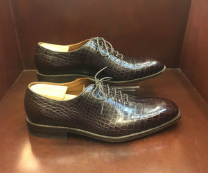 The Juan 1 piece comes in  black cow leather is hand-crafted which makes each pair unique a natural leather lining a blake-stitched, hand painted leather outsole Distinguished by its elegant, elongated shape, this lace-up derby is a testament to Zapato Sanchez's shoemaking craftsmanship. 